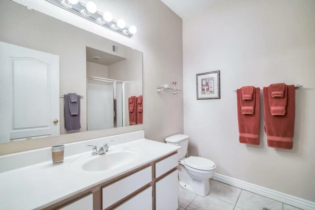 Pristine Top Floor Condo With Access To Clubhouse & Pools Phoenix Semesterbostad