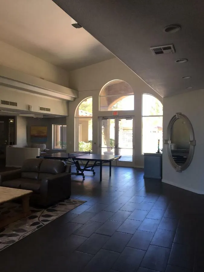 Pristine Top Floor Condo With Access To Clubhouse & Pools Phoenix